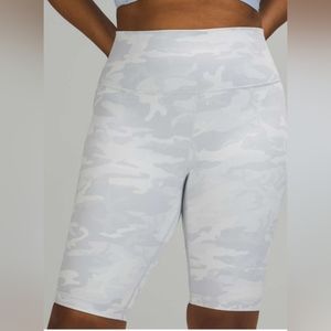 Lululemon Wunder Under HR short 10"